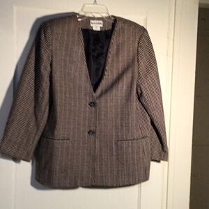 Very nice blazer. Joan Leslie sz 16W